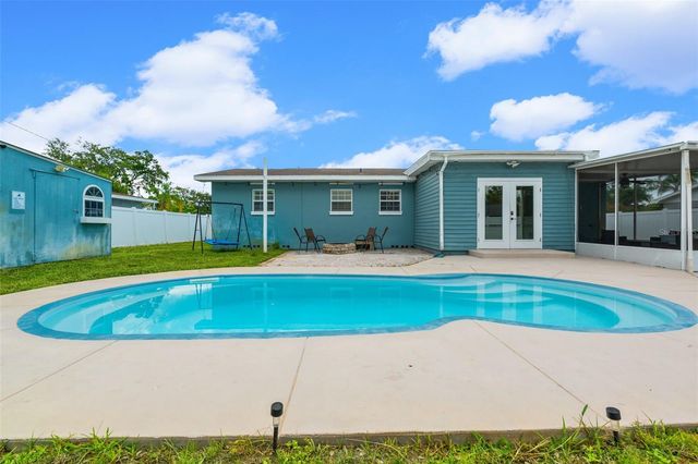 7690 91ST STREET, Seminole, FL 33777