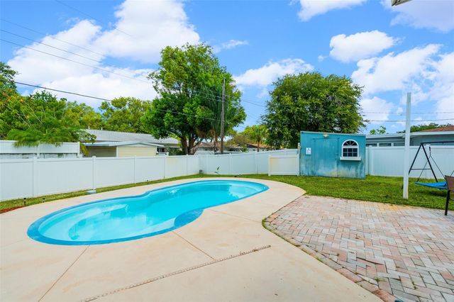 7690 91ST STREET, Seminole, FL 33777