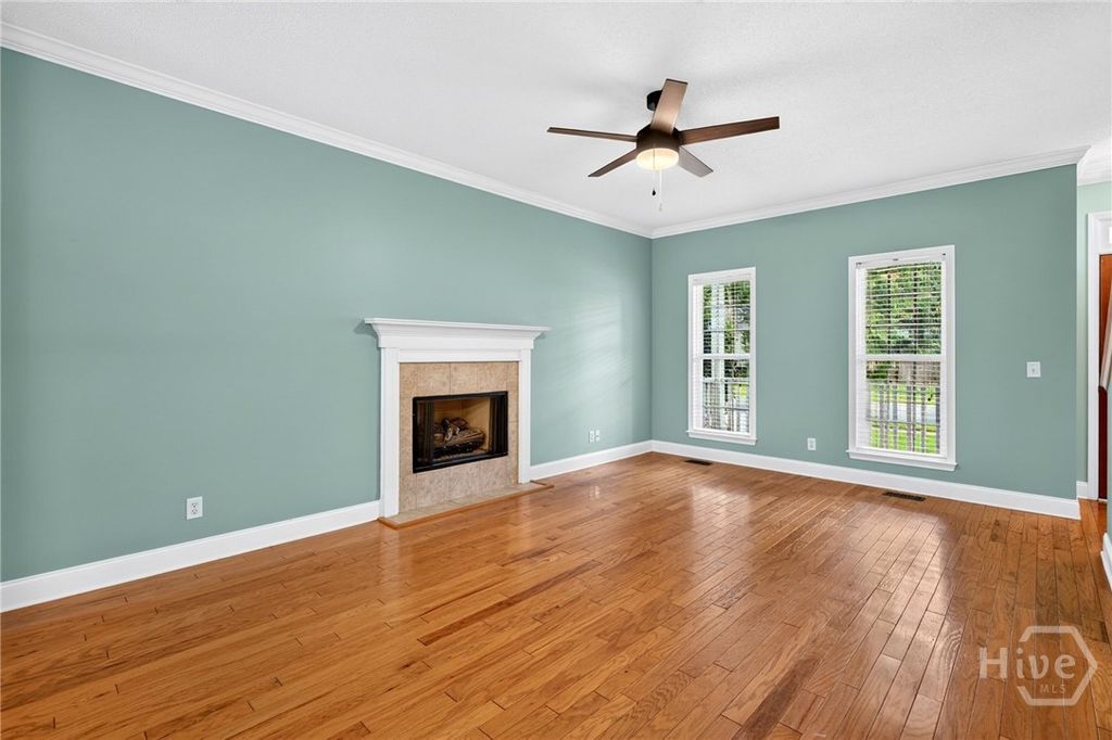 Image 11 of property listing at 19 Cottage Court, Richmond Hill, GA 31324