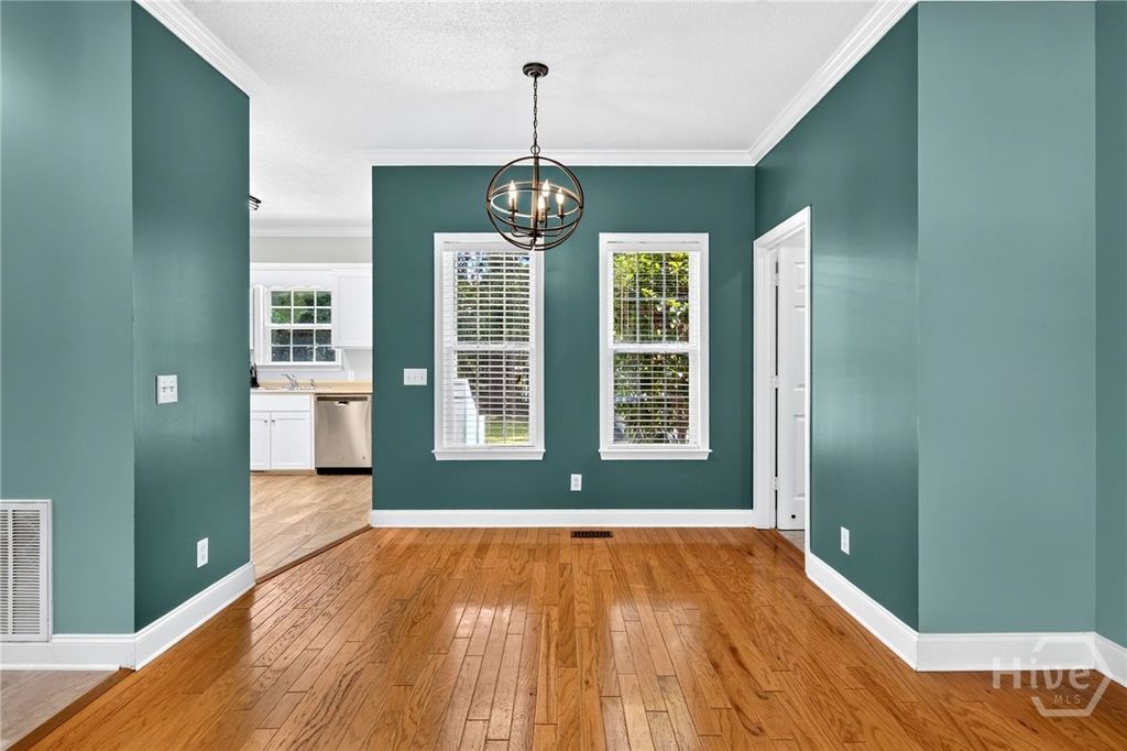 Image 12 of property listing at 19 Cottage Court, Richmond Hill, GA 31324