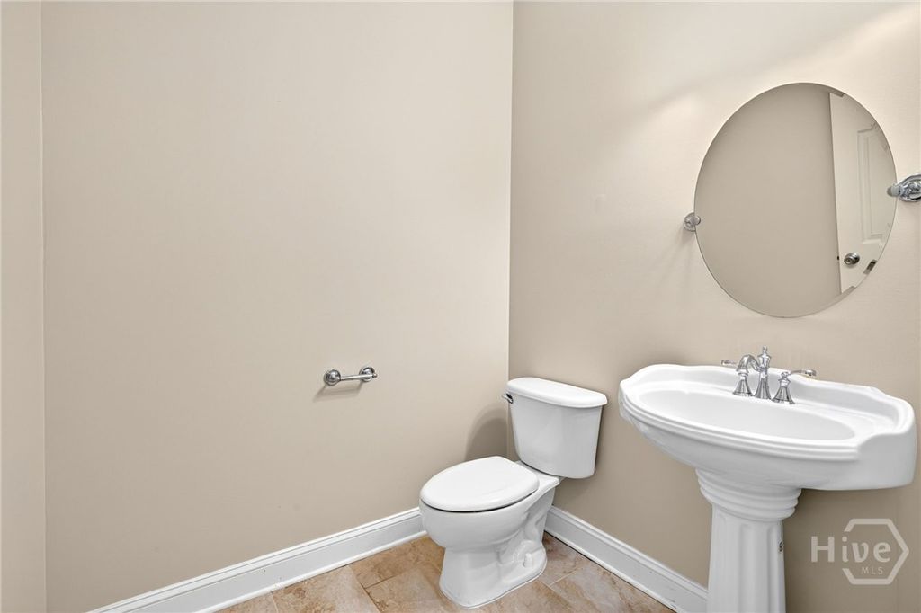 Image 17 of property listing at 19 Cottage Court, Richmond Hill, GA 31324
