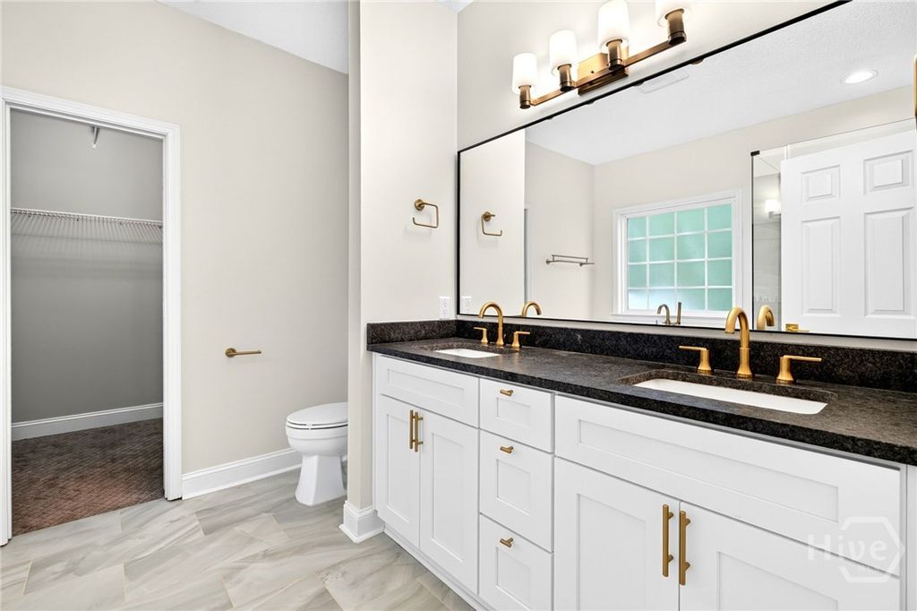 Image 23 of property listing at 19 Cottage Court, Richmond Hill, GA 31324