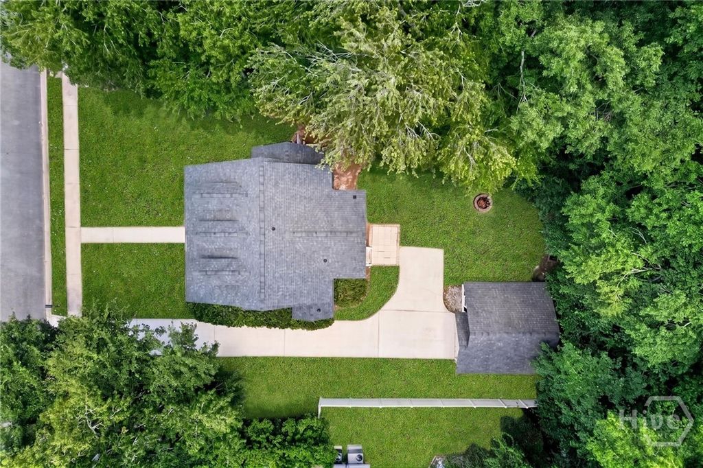 Image 39 of property listing at 19 Cottage Court, Richmond Hill, GA 31324