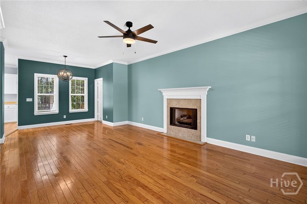 Image 7 of property listing at 19 Cottage Court, Richmond Hill, GA 31324