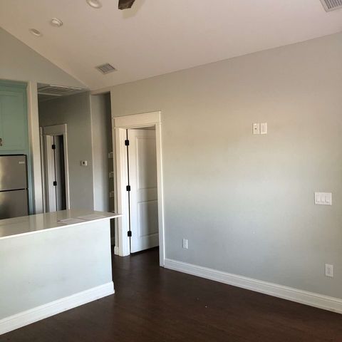 808 W Hull Street, Denison, TX 75020