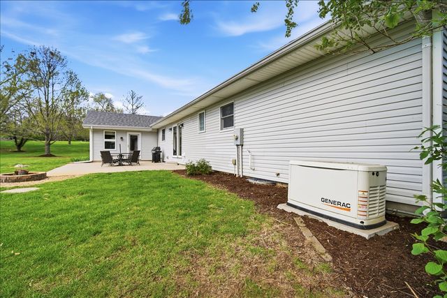 8656 Prairie Trail, Bloomington, IL 61705