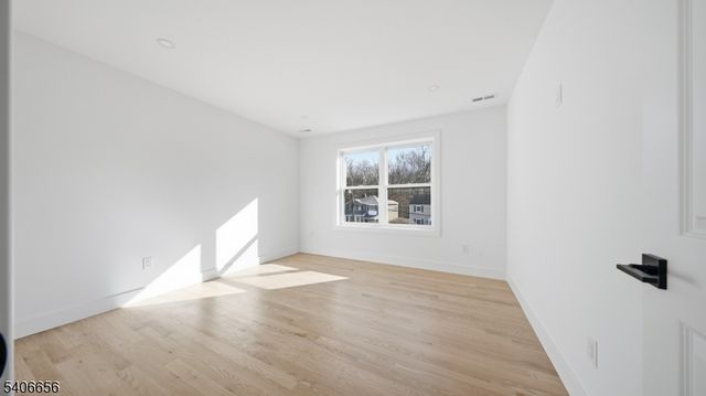 4 Hilltop Way, Essex Fells Twp., NJ 07021