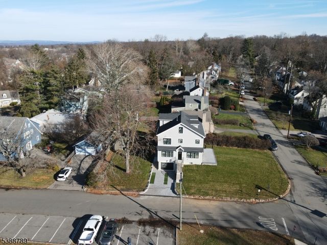 4 Hilltop Way, Essex Fells Twp., NJ 07021