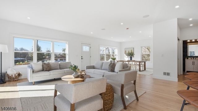 4 Hilltop Way, Essex Fells Twp., NJ 07021