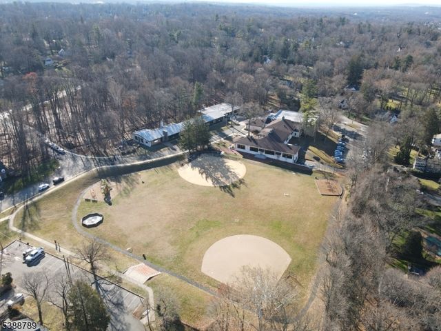 4 Hilltop Way, Essex Fells Twp., NJ 07021