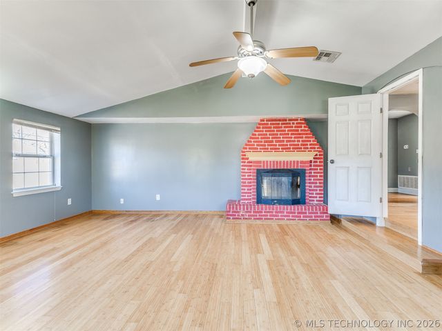 2524 W 51st Street, Tulsa, OK 74107