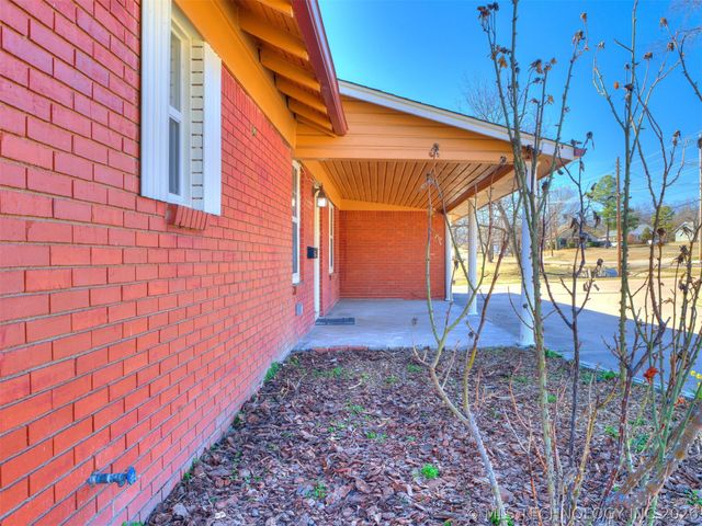 2524 W 51st Street, Tulsa, OK 74107