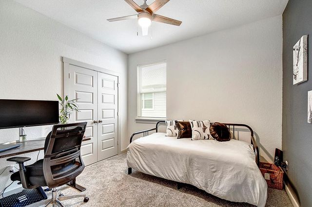 228 Greens Bayou TRL, Hutto, TX 78634