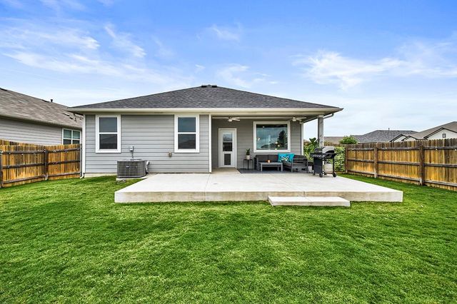 228 Greens Bayou TRL, Hutto, TX 78634