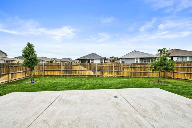 228 Greens Bayou TRL, Hutto, TX 78634