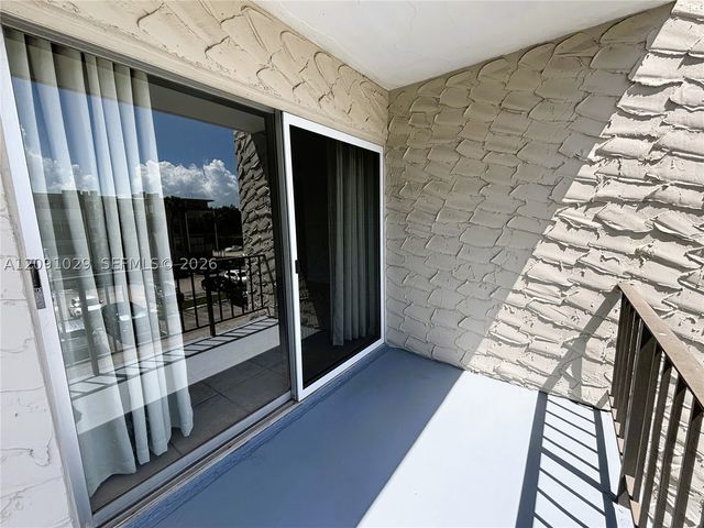 6900 N Kendall Dr A310, Pinecrest, FL 33156