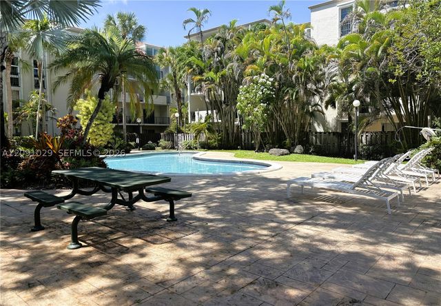 6900 N Kendall Dr A310, Pinecrest, FL 33156
