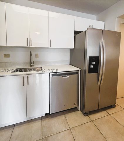 6900 N Kendall Dr A310, Pinecrest, FL 33156