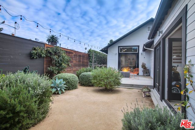 663 San Juan Avenue, Los Angeles, CA 90291