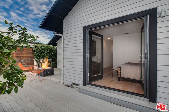 663 San Juan Avenue, Los Angeles, CA 90291