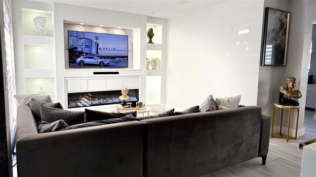 8503 WOODBRIDGE BOULEVARD, Tampa, FL 33615