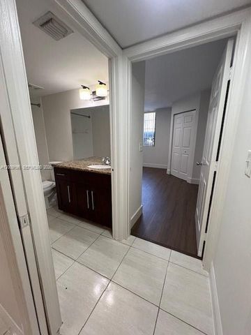 520 SW 111th Ave 101, Pembroke Pines, FL 33025