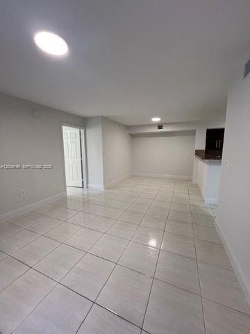 520 SW 111th Ave 101, Pembroke Pines, FL 33025