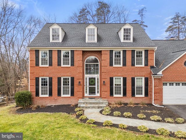 15067 BROWN POST LN, Centreville, VA 20121