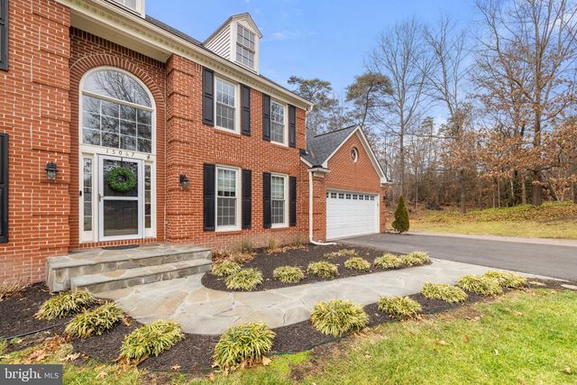 15067 BROWN POST LN, Centreville, VA 20121