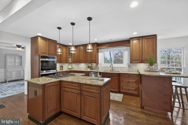 15067 BROWN POST LN, Centreville, VA 20121