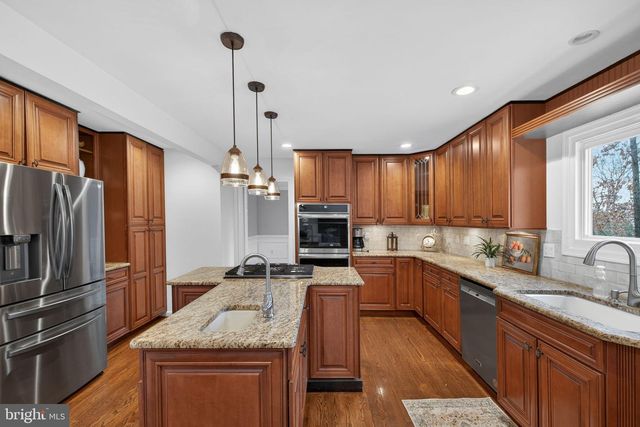 15067 BROWN POST LN, Centreville, VA 20121