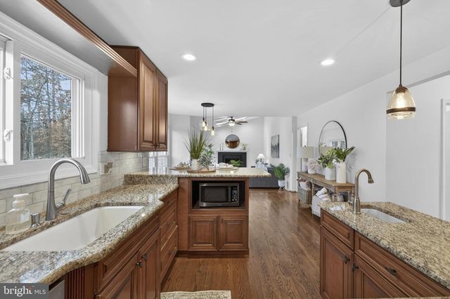 15067 BROWN POST LN, Centreville, VA 20121