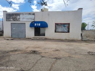 916 S 6th Avenue, Tucson, AZ 85701
