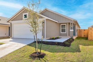152 Greenway LN, Georgetown, TX 78628