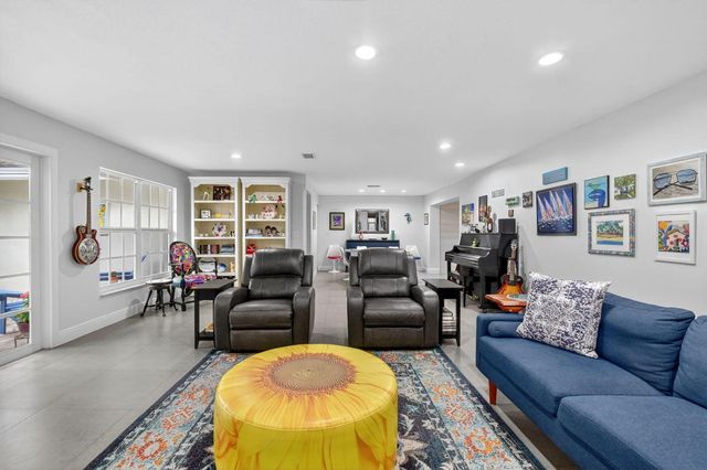 3957 NW 7th Court, Delray Beach, FL 33445