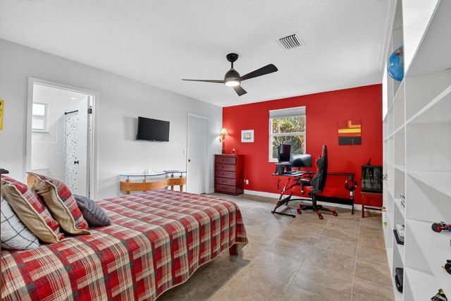 3957 NW 7th Court, Delray Beach, FL 33445