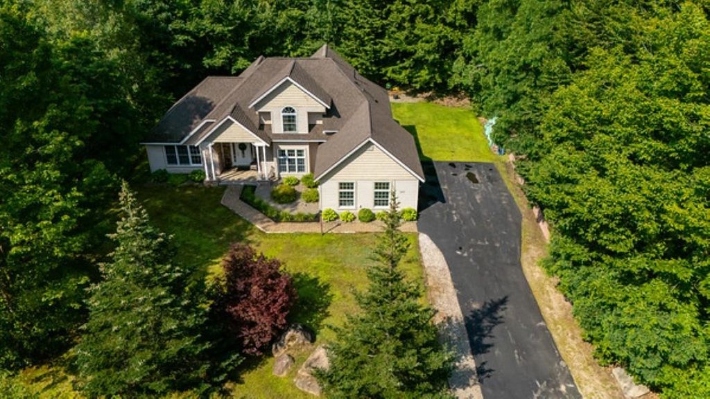 333 GRANDVIEW Road, Conway, NH 03818