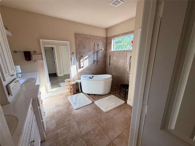 136 Wick Willow Road, Montgomery, TX 77356