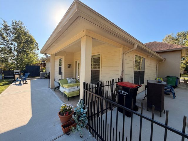136 Wick Willow Road, Montgomery, TX 77356