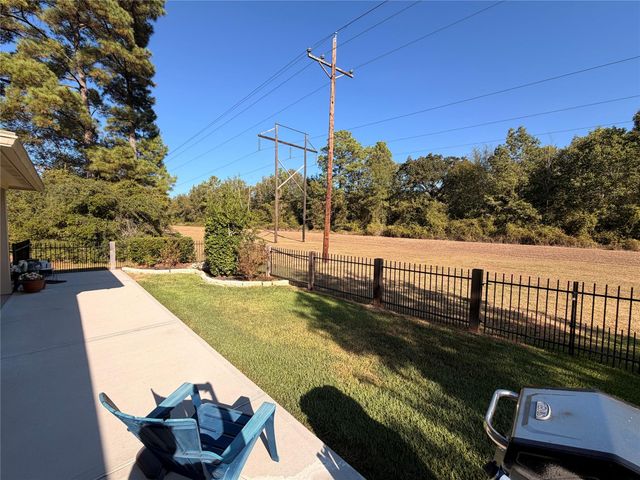 136 Wick Willow Road, Montgomery, TX 77356