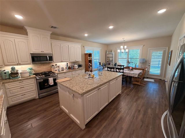 136 Wick Willow Road, Montgomery, TX 77356