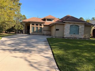 136 Wick Willow Road, Montgomery, TX 77356