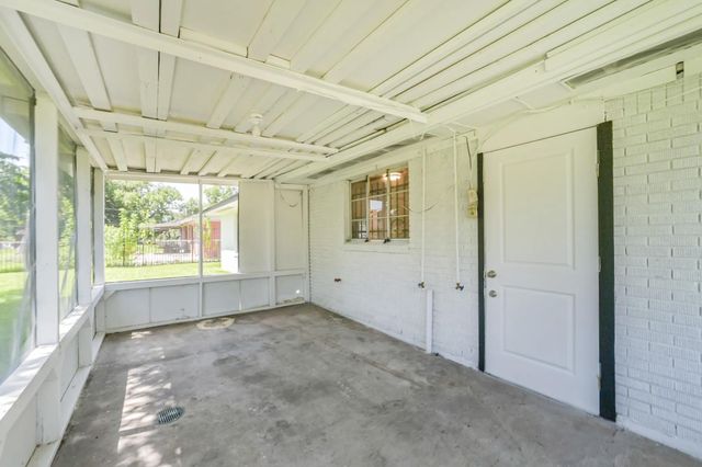 10434 Rockaway Drive, Houston, TX 77016