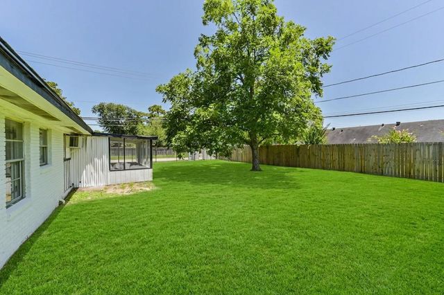 10434 Rockaway Drive, Houston, TX 77016