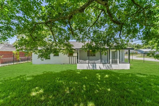 10434 Rockaway Drive, Houston, TX 77016