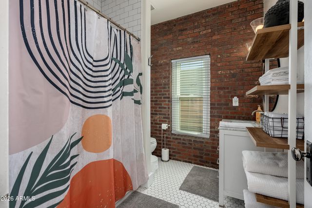 933 E GRANADA Road, Phoenix, AZ 85006