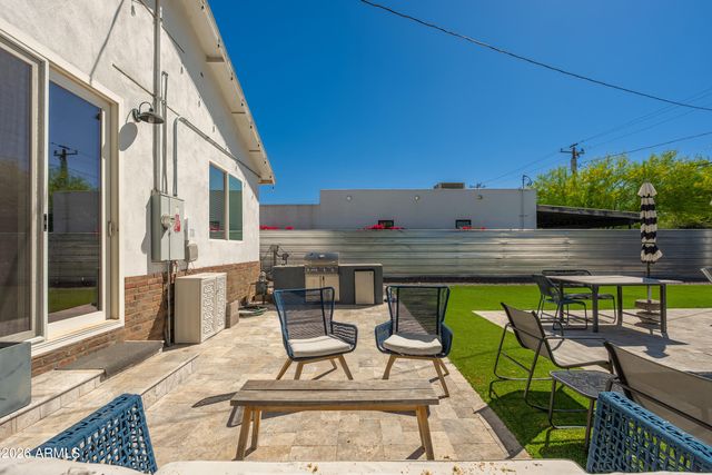 933 E GRANADA Road, Phoenix, AZ 85006