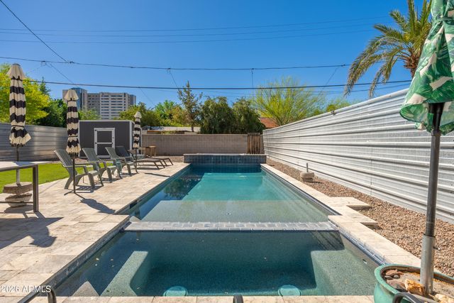 933 E GRANADA Road, Phoenix, AZ 85006