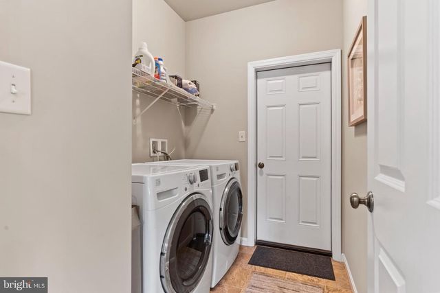 2 STONECREST TRL, Elizabethtown, PA 17022