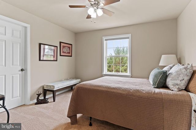 2 STONECREST TRL, Elizabethtown, PA 17022